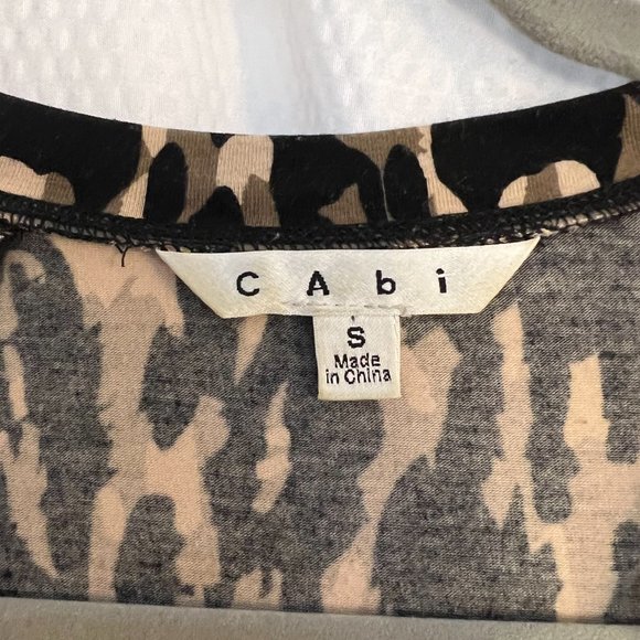 Cabi Leopard Print Ruched V-Neck Long Sleeve Top | Size Sm - Picture 2 of 4